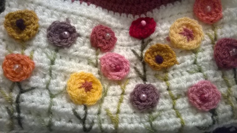 dotty little crochet flowers